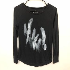 American Eagle | Feather Graphic Long Sleeve Tee